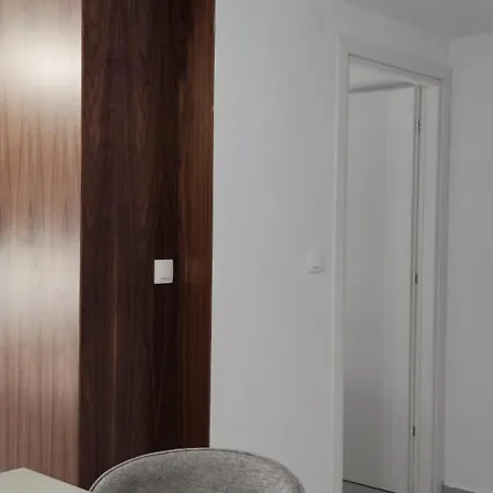 Leon, Nilie Hospitality Mgmt Apartman *